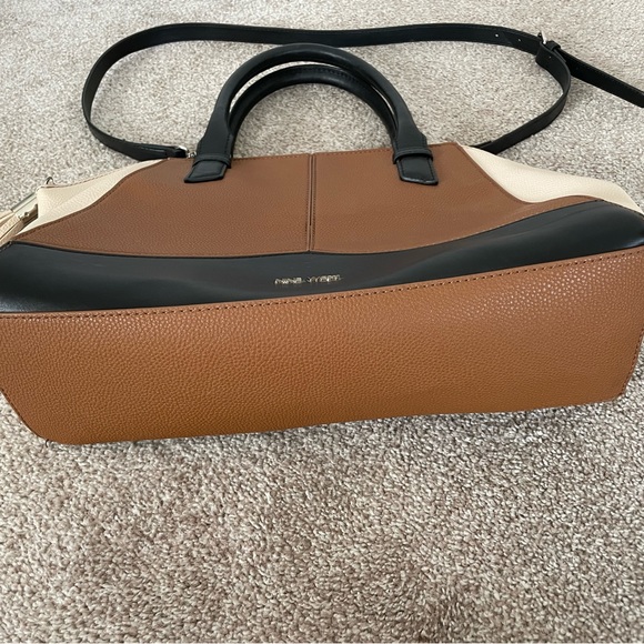 Nine West tote bag, pebbled leather, beige, brown and black. - Picture 4 of 9